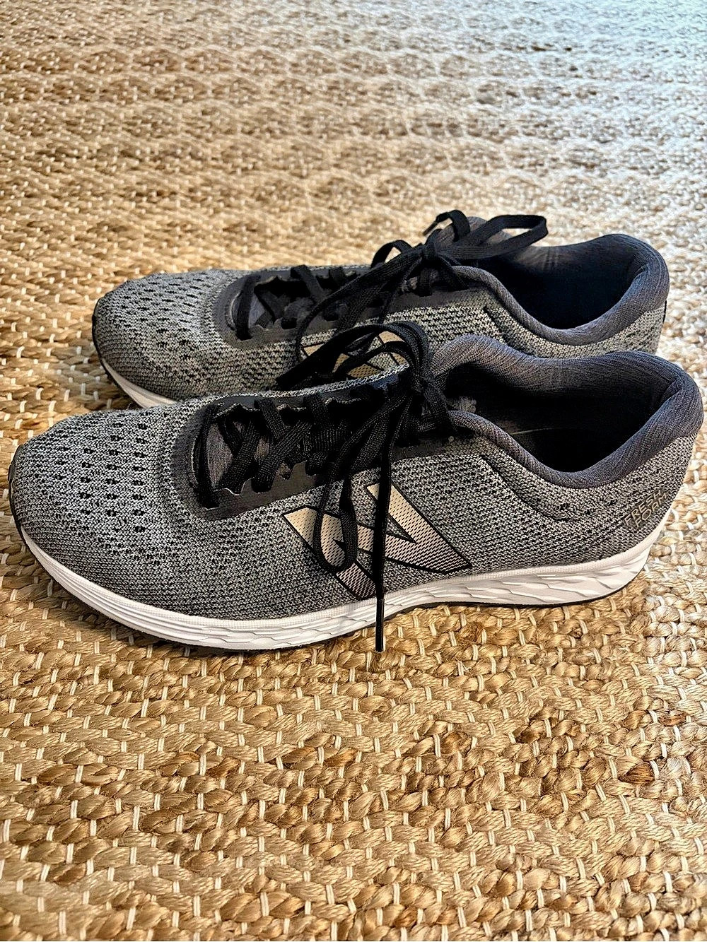 New Balance Fresh Foam Arishi v3 Women's Gray & Black Sneakers US 9
